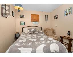 Primary Bedroom - 290 South Waseosa Lake Road, Huntsville, ON P1H2N5 Photo 4