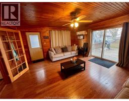 Living room/Fireplace - 3 Stass Lane, Erieau, ON N0P1N0 Photo 5