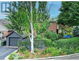 92 Alder Crescent, Image 2