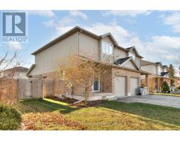 Living room - 462 Mowat Street E, North Perth, ON N4W0A4 Photo 2