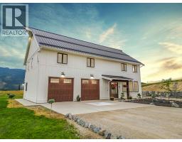 Dining room - 2589 Young Road, Spallumcheen, BC V4Y0L3 Photo 2