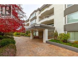 Bedroom - 305 1370 Beach Dr, Oak Bay, BC V8S2N6 Photo 3