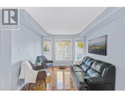 Dining room - 168 Wainscot Avenue, Newmarket, ON L3X2X4 Photo 4