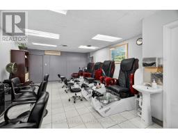 655 St Clair Avenue W, Image 2