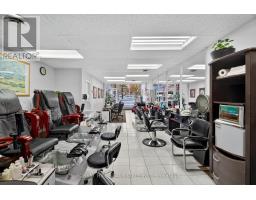 655 St Clair Avenue W, Toronto, ON M6C1A7 Photo 5