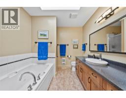 Family room - 1120 12 Street Ne Unit 33, Salmon Arm, BC V1E1B8 Photo 5