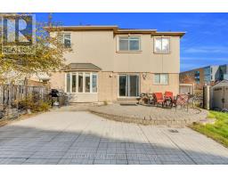 Kitchen - 1048 Zimmerman Crescent, Milton, ON L9T5S8 Photo 4