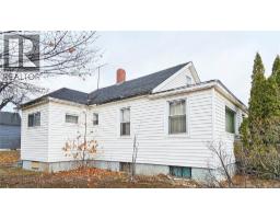 2pc Ensuite bath - 561 St George Boulevard, Moncton, NB E1E2B7 Photo 3
