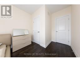 Family room - 33 Duncombe Lane, Richmond Hill, ON L4C1C2 Photo 2