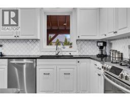 Kitchen - 2015 Eugeni, Tecumseh, ON N9K1B3 Photo 4