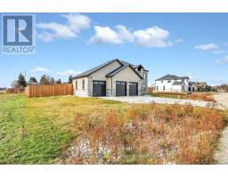 Bedroom 3 - 1 James Street, Strathroycaradoc, ON N0L1T0 Photo 2