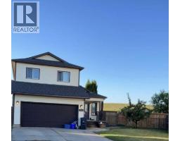 Living room - 8210 104 Avenue, Peace River, AB T8S1X9 Photo 2