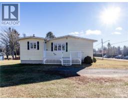 Living room - 1 Pere Berube Street, Saintignace, NB E4X2G9 Photo 4