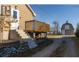 Living room - 911 Highway 335, West Pubnico, NS B0W3S0 Photo 4