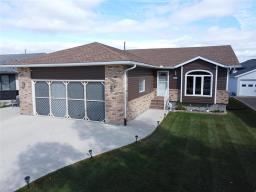 Living room - 112 Joyce Street, Beausejour, MB R0E0C0 Photo 2