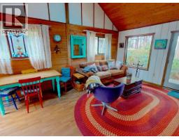 Kitchen - 1623 Vancouver Blvd, Savary Island, BC V0N2G0 Photo 4