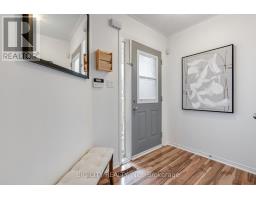Bathroom - 622 Pinder Avenue, Newmarket, ON L3X2A7 Photo 4