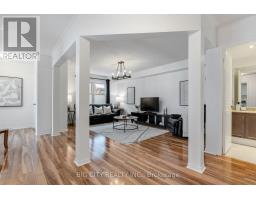 Primary Bedroom - 622 Pinder Avenue, Newmarket, ON L3X2A7 Photo 5