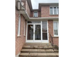 Dining room - 19 Leno Mills Avenue, Richmond Hill, ON L4S1J3 Photo 3