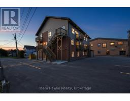 2 Tessier Drive, Penetanguishene, ON L9M1V4 Photo 3