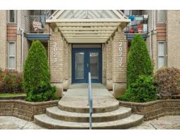 301 20237 54 Avenue, Langley, BC V3A3W2 Photo 3