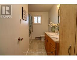 Primary Bedroom - 2899 Georgina Drive, Ramara, ON L0K1B0 Photo 5