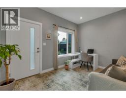 Living room/Dining room - 254 Twillingate Rd, Campbell River, BC V9W1V2 Photo 3