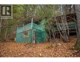 Living room - 2071 Massie Road, Christina Lake, BC V0H1E2 Photo 5