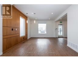 18 Worsley Street, Barrie, ON L4M1L4 Photo 4