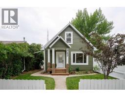 Kitchen - 742 12 C Street N, Lethbridge, AB T1H2N7 Photo 5