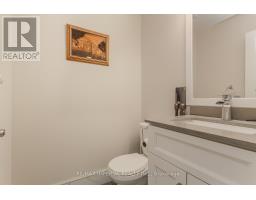 Kitchen - 85 Maple Ridge Crescent E, Markham, ON L6E1T8 Photo 3