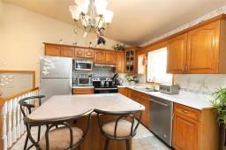 Living room - 20056 31 E Road, Pansy, MB R0A0J0 Photo 4