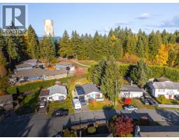 Living room - 5849 Carmel Dr, Duncan, BC V9L4G9 Photo 3