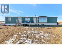 Living room - Pt Ne 03 48 27 W 3, Rural, SK S0M1R0 Photo 2