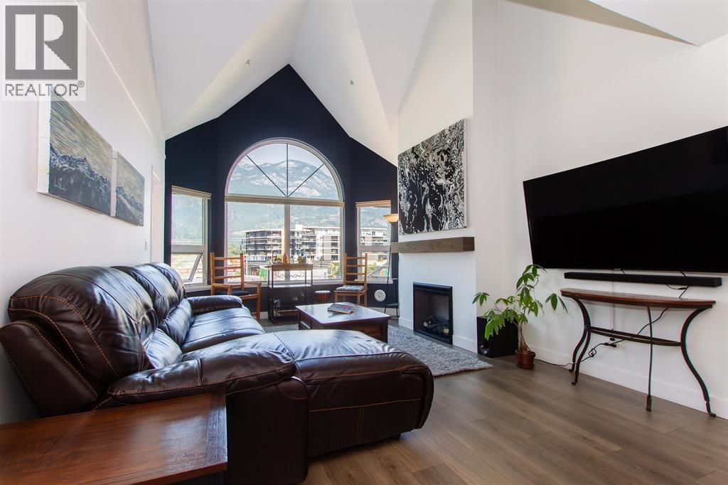 304 1466 Pemberton Avenue