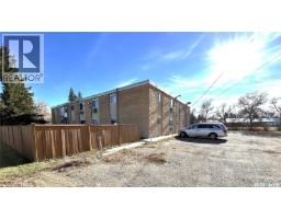 15 4th Avenue, Maple Creek, SK S0N1N0 Photo 4