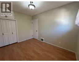 Kitchen - 4516 46 Street, Camrose, AB T4V1G1 Photo 5