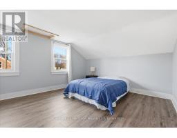 Dining room - 4 Cross Street, St Catharines, ON L2R2W5 Photo 2