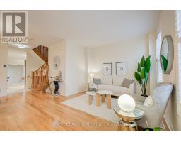 Kitchen - 10501 Woodbine Avenue, Markham, ON L6C0K4 Photo 3