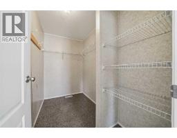 Bedroom - 11 Baywood Link, Sylvan Lake, AB T4S0A8 Photo 2