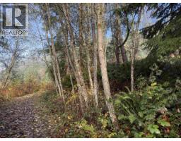 1594 Cemetery Road, Gibsons, BC V0N1V1 Photo 4