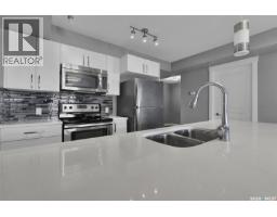 Kitchen - 302 5301 Universal Crescent, Regina, SK S4W0L2 Photo 5