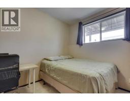 Living room - 118 Redwood Boulevard, Springbrook, AB T4S0J5 Photo 5