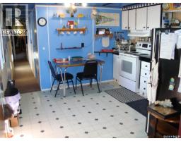 Living room - 14 701 11 Th Avenue Nw, Swift Current, SK S9H4M5 Photo 2