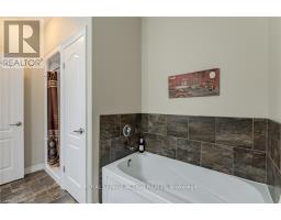 Foyer - 19 244 Dundas Street W, Brant, ON N3L0B4 Photo 5