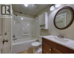 Primary Bedroom - 3591 Old Vernon Road Unit 416, Kelowna, BC V1X6B4 Photo 4