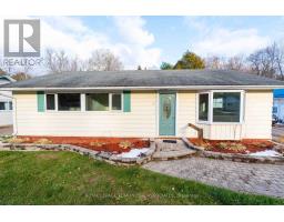 Living room - 57 Beach Avenue, Deep River, ON K0J1P0 Photo 4