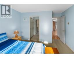 Kitchen - 6 10084 Third St, Sidney, BC V8L3B3 Photo 3