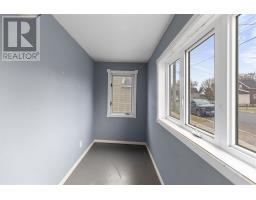 326 Farwell Ter, Sault Ste Marie, ON P6C4B5 Photo 3