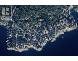 2394 Truman Road, Halfmoon Bay, BC V0N1Y2 Photo 3